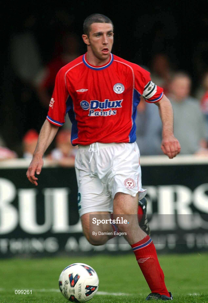 16 August 2002; Owen Heary of Shelbourne during the eircom League Premier Division match between St Patrick's Athletic and Shelbourne at Richmond Park in Dublin. Photo by Damien Eagers/Sportsfile
