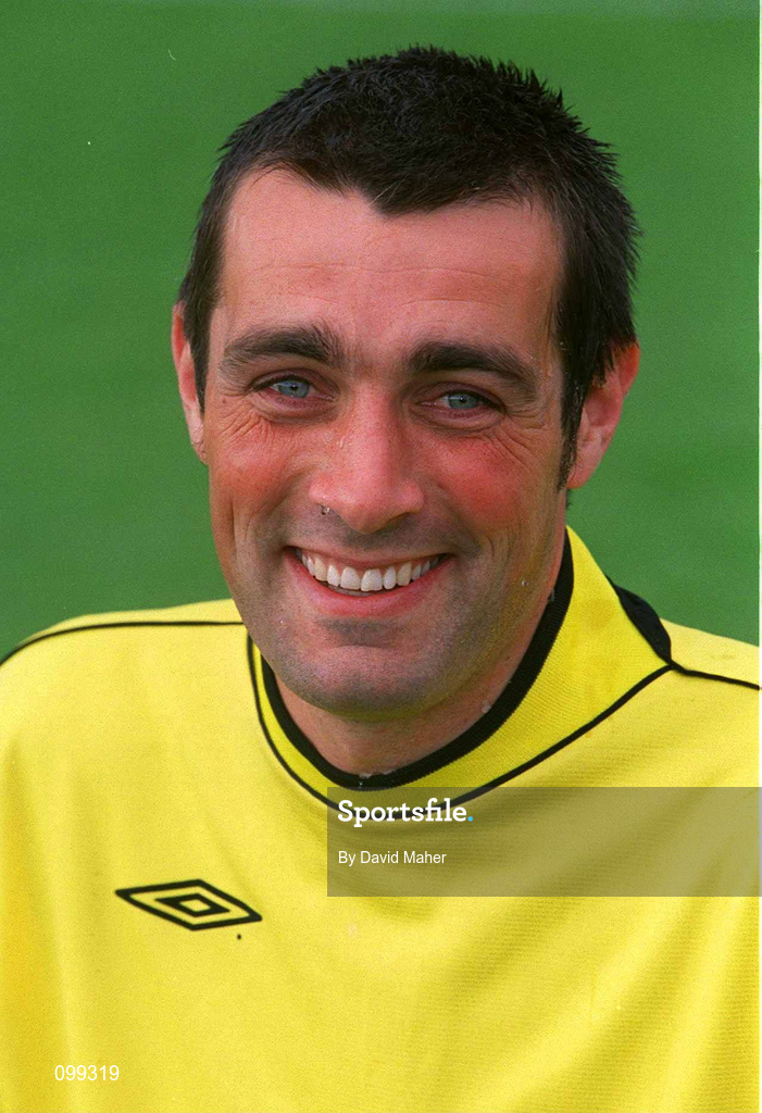 24 August 2002; Steve Williams during a Shelbourne squad portrait session at Tolka Park in Dublin. Photo by David Maher/Sportsfile