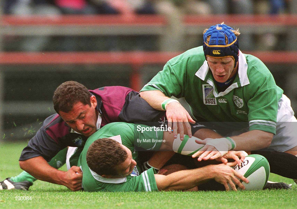 28 September 2002; Kevin Maggs of Ireland scores his side's second try during the Rugby World Cup 2003 Qualifier match between Ireland and Georgia at Lansdowne Road in Dublin. Photo by Matt Browne/Sportsfile