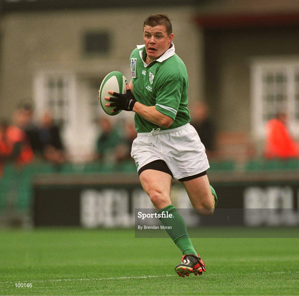 28 September 2002; Brian O'Driscoll of Ireland during the Rugby World Cup 2003 Qualifier match between Ireland and Georgia at Lansdowne Road in Dublin. Photo by Brendan Moran/Sportsfile