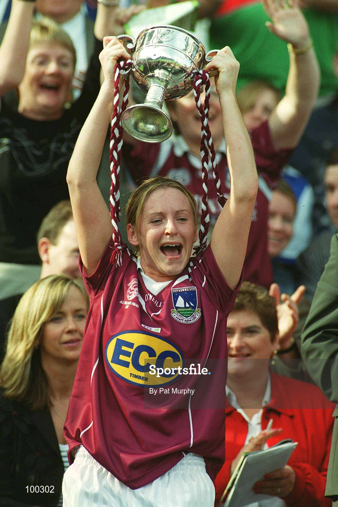 29 September 2002; Galway captain Marie O'Connell lifts the cup following the All-Ireland Ladies Junior Football Championship Final match between Galway and Donegal at Croke Park in Dublin. Photo by Pat Murphy/Sportsfile
