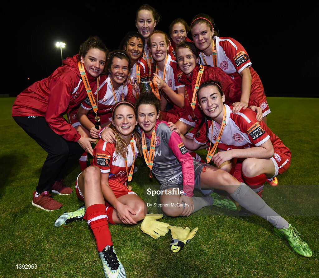 23 September 2017; Shelbourne Ladies players celebrate with the cup following the Continental Tyres Women's National League Cup Final match between Peamount United and Shelbourne Ladies at Greenogue in Dublin. Photo by Stephen McCarthy/Sportsfile