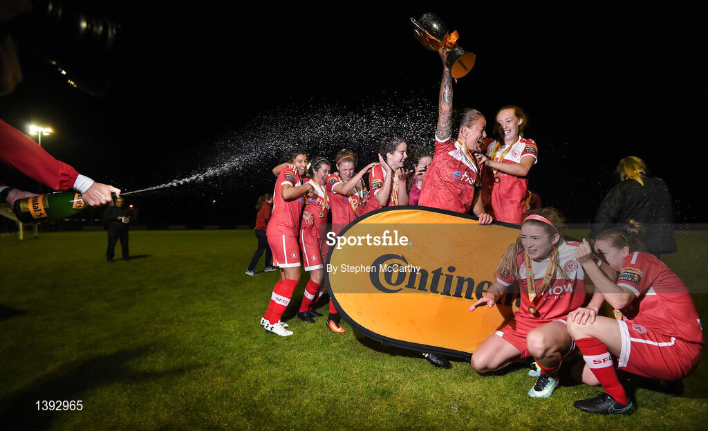 23 September 2017; Shelbourne Ladies players celebrate with the cup following the Continental Tyres Women's National League Cup Final match between Peamount United and Shelbourne Ladies at Greenogue in Dublin. Photo by Stephen McCarthy/Sportsfile