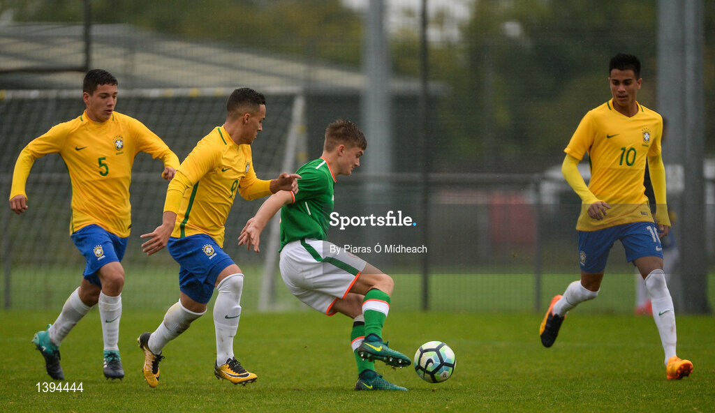 27 September 2017; Séamas Keogh of Republic of Ireland in action against Brazil's, from left, Fabinho, Joao Peglow, and Reiner during the International Friendly match between Republic of Ireland and Brazil at the AUL Complex in Dublin. Photo by Piaras Ó Mídheach/Sportsfile
