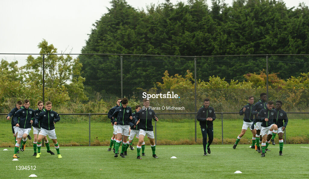 27 September 2017; Republic of Ireland players warm-up before the International Friendly match between Republic of Ireland and Brazil at the AUL Complex in Dublin. Photo by Piaras Ó Mídheach/Sportsfile
