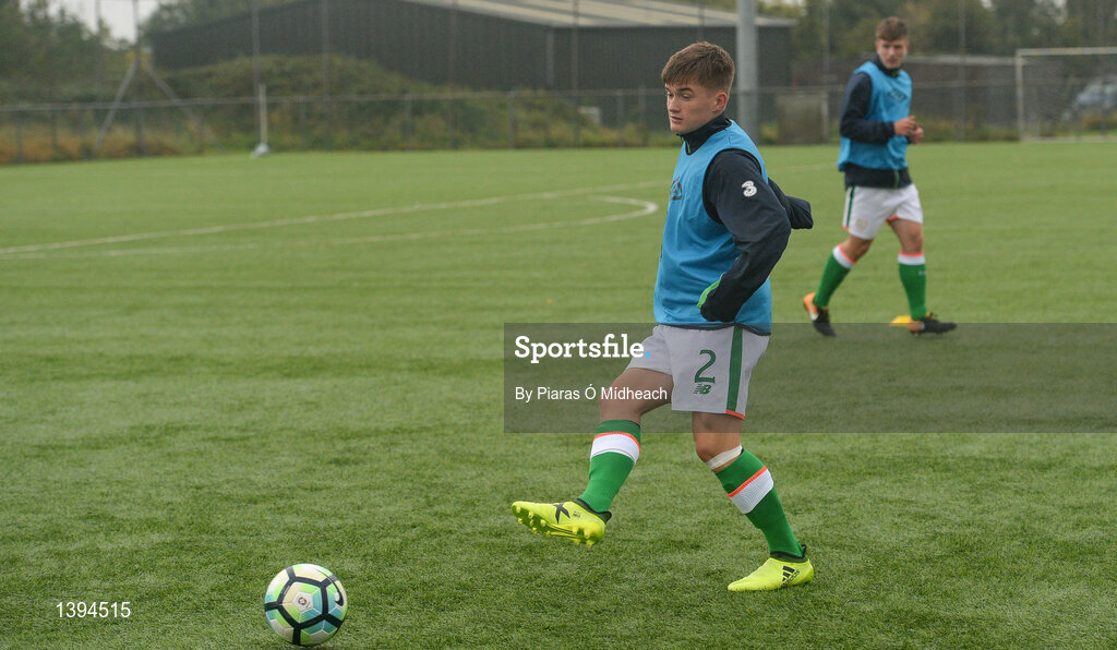 27 September 2017; Séamas Keogh of Republic of Ireland warms up before the International Friendly match between Republic of Ireland and Brazil at the AUL Complex in Dublin. Photo by Piaras Ó Mídheach/Sportsfile