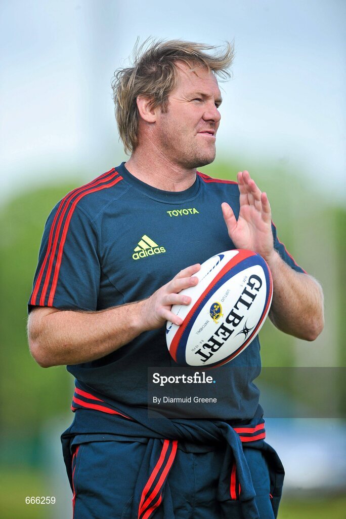 18 July 2012; Munster backs coach Simon Mannix during squad training ahead of the 2012/13 season. Munster Rugby Squad Training, Cork Institute of Technology, Bishopstown, Cork. Picture credit: Diarmuid Greene / SPORTSFILE