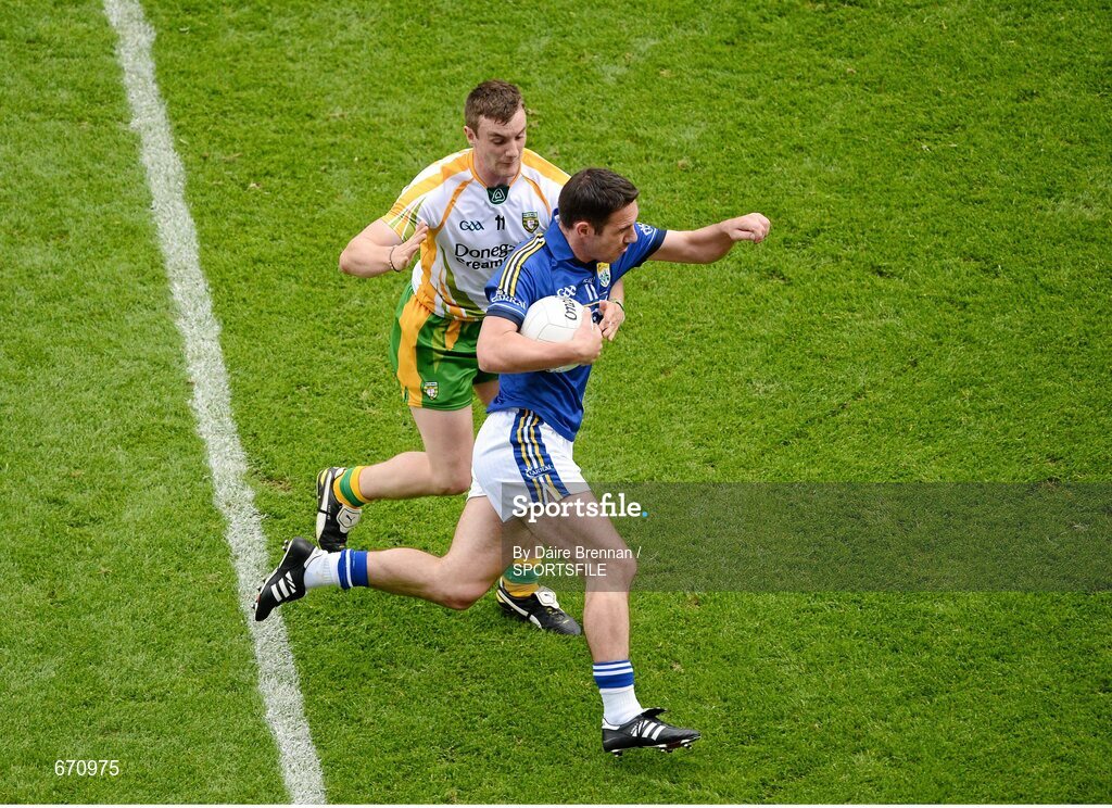 5 August 2012; Declan O'Sullivan, Kerry, in action against Leo McLoone, Donegal. GAA Football All-Ireland Senior Championship Quarter-Final, Donegal v Kerry, Croke Park, Dublin. Picture credit: Dáire Brennan / SPORTSFILE