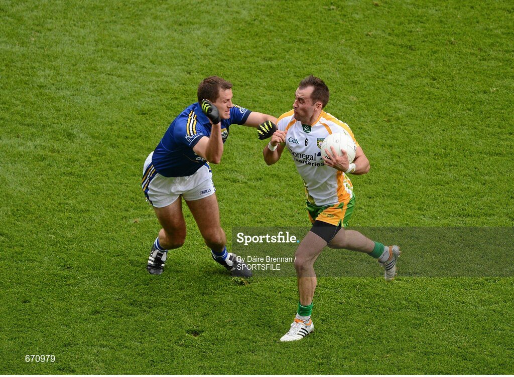 5 August 2012; Karl Lacey, Donegal, in action against Eoin Brosnan, Kerry. GAA Football All-Ireland Senior Championship Quarter-Final, Donegal v Kerry, Croke Park, Dublin. Picture credit: Dáire Brennan / SPORTSFILE