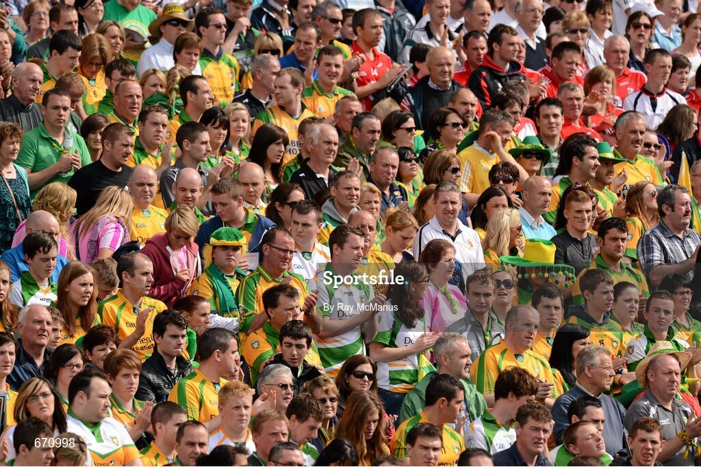 5 August 2012; A section of the 56,191 applaud the career of the late author and journalist Con Houlihan as a minutes silence is observed before the game. GAA Football All-Ireland Senior Championship Quarter-Final, Donegal v Kerry, Croke Park, Dublin. Picture credit: Ray McManus / SPORTSFILE