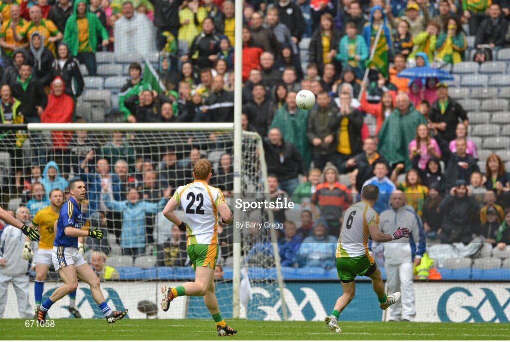 5 August 2012; Karl Lacey, Donegal, kicks a late point to seal victory for his side. GAA Football All-Ireland Senior Championship Quarter-Final, Donegal v Kerry, Croke Park, Dublin. Picture credit: Barry Cregg / SPORTSFILE