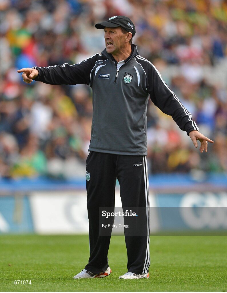 5 August 2012; Kerry manager Jack O'Connor issues instructions to his players as they warm up before the game. GAA Football All-Ireland Senior Championship Quarter-Final, Donegal v Kerry, Croke Park, Dublin. Picture credit: Barry Cregg / SPORTSFILE