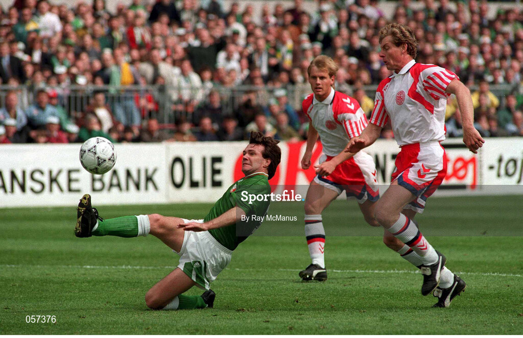 28 April 1993; Ray Houghton, Republic of Ireland in action against Denmark. World Cup Qualifier, Republic of Ireland v Denmark, Lansdowne Road, Dublin. Picture credit; Ray McManus/SPORTSFILE