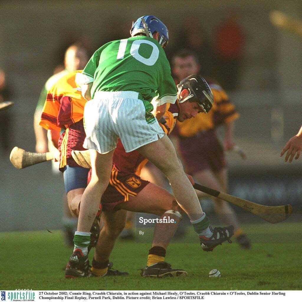 27 October 2002; Connie Ring, Craobh Chiarain, in action against Michael Healy, O'Tooles. Craobh Chiarain v O'Tooles, Dublin Senior Hurling Championship Final Replay, Parnell Park, Dublin. Picture credit; Brian Lawless / SPORTSFILE
