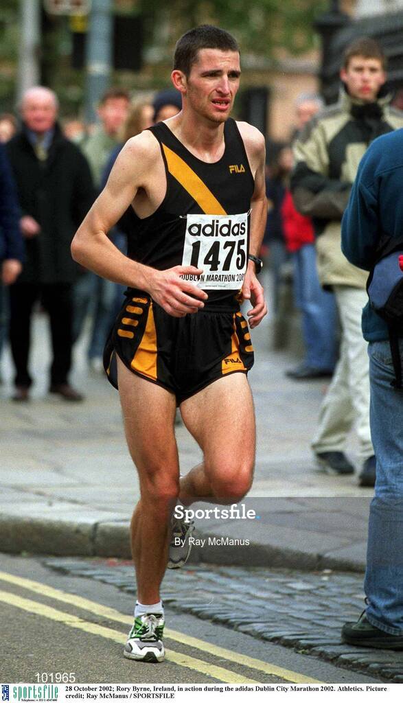 28 October 2002; Rory Byrne of Ireland in action during the adidas Dublin City Marathon 2002. Photo by Ray McManus/Sportsfile