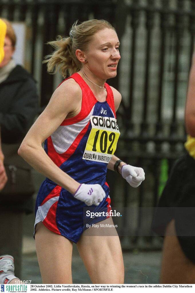 28 October 2002; Lidia Vassilevskaia, Russia, on her way to winning the women's race in the adidas Dublin City Marathon 2002. Athletics. Picture credit; Ray McManus / SPORTSFILE