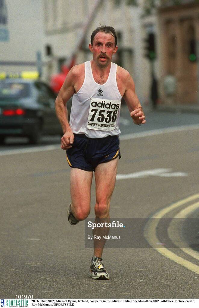 28 October 2002; Michael Byrne, Ireland, competes in the adidas Dublin City Marathon 2002. Athletics. Picture credit; Ray McManus / SPORTSFILE