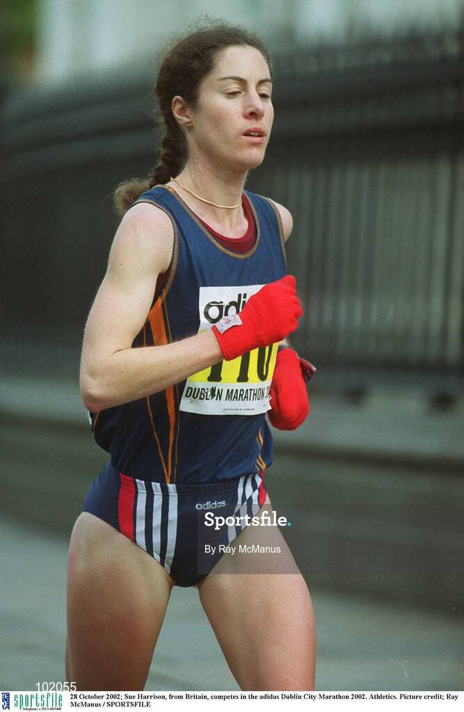 28 October 2002; Sue Harrison, from Britain, competes in the adidas Dublin City Marathon 2002. Athletics. Picture credit; Ray McManus / SPORTSFILE