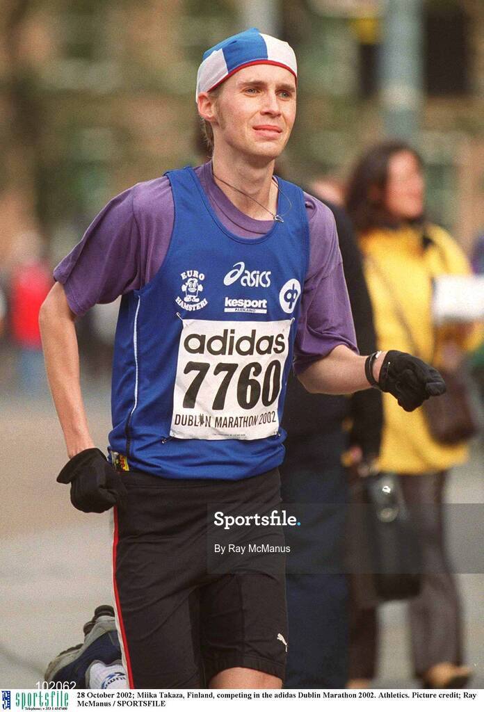 28 October 2002; Miika Takaza, Finland, competing in the adidas Dublin Marathon 2002. Athletics. Picture credit; Ray McManus / SPORTSFILE