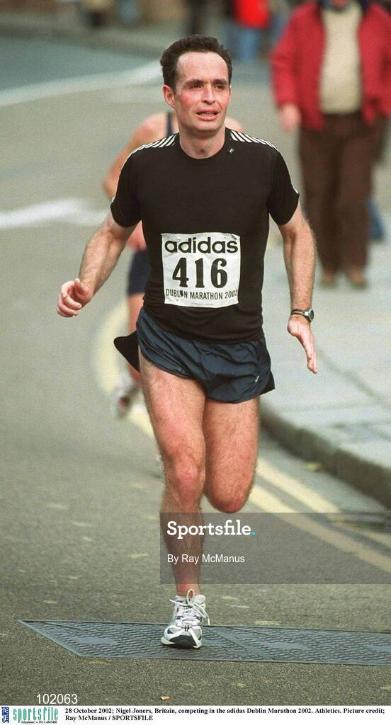 28 October 2002; Nigel Joners, Britain, competing in the adidas Dublin Marathon 2002. Athletics. Picture credit; Ray McManus / SPORTSFILE