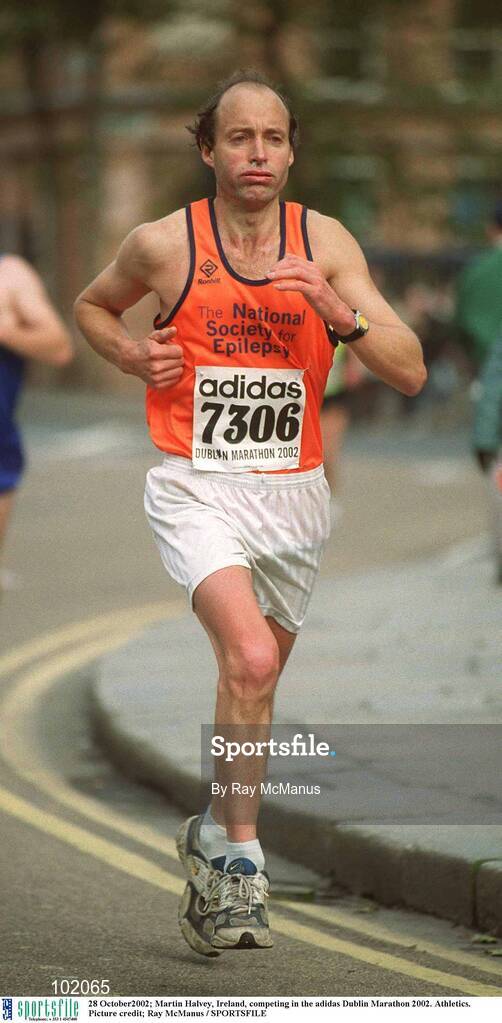 28 October2002; Martin Halvey, Ireland, competing in the adidas Dublin Marathon 2002. Athletics. Picture credit; Ray McManus / SPORTSFILE