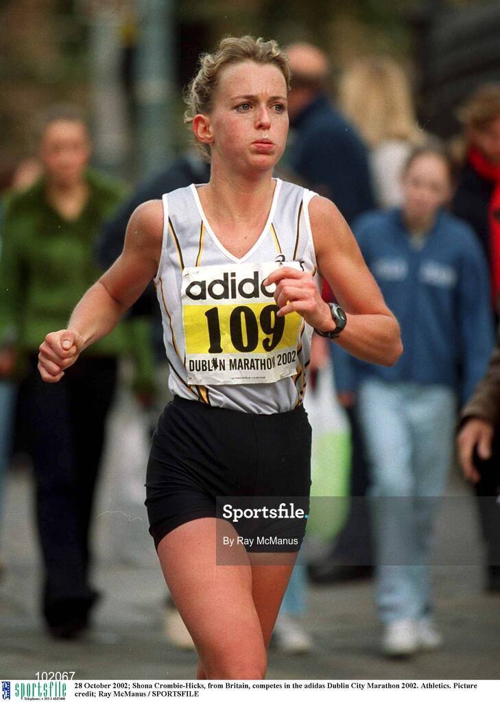 28 October 2002; Shona Crombie-Hicks, from Britain, competes in the adidas Dublin City Marathon 2002. Athletics. Picture credit; Ray McManus / SPORTSFILE