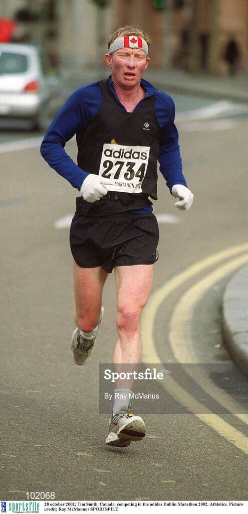 28 october 2002; Tim Smith, Canada, competing in the adidas Dublin Marathon 2002. Athletics. Picture credit; Ray McManus / SPORTSFILE