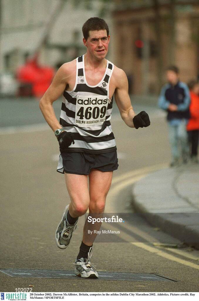 28 October 2002; Darren McAllister, Britain, competes in the adidas Dublin City Marathon 2002. Athletics. Picture credit; Ray McManus / SPORTSFILE