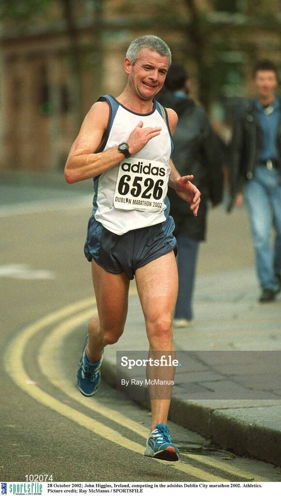28 October 2002; John Higgins, Ireland, competing in the adoidas Dublin City marathon 2002. Athletics. Picture credit; Ray McManus / SPORTSFILE