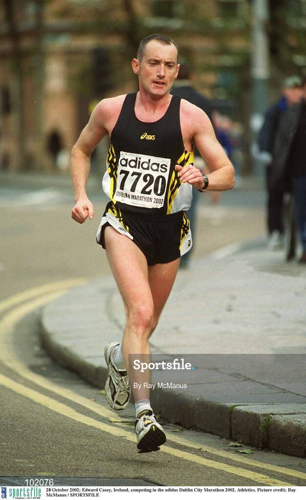 28 October 2002; Edward Casey, Ireland, competing in the adidas Dublin City Marathon 2002. Athletics. Picture credit; Ray McManus / SPORTSFILE