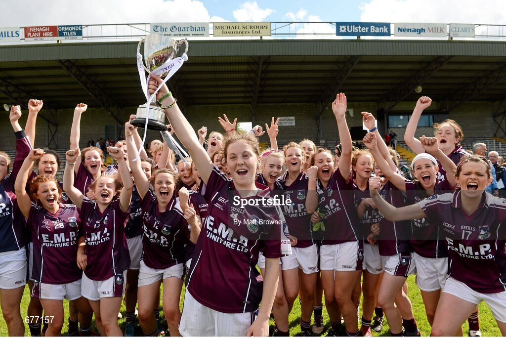 25 August 2012; Galway captain Eimile Gavin lifts the cup as her team-mates celebrate. All Ireland U16 ‘A’ Championship Final, Cork v Galway, MacDonagh Park, Nenagh, Co. Tipperary. Picture credit: Matt Browne / SPORTSFILE