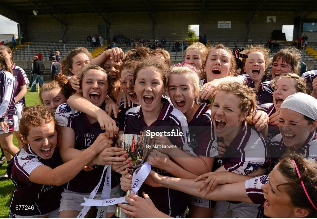 25 August 2012; Galway players celebrate with the cup. All Ireland U16 ‘A’ Championship Final, Cork v Galway, MacDonagh Park, Nenagh, Co. Tipperary. Picture credit: Matt Browne / SPORTSFILE