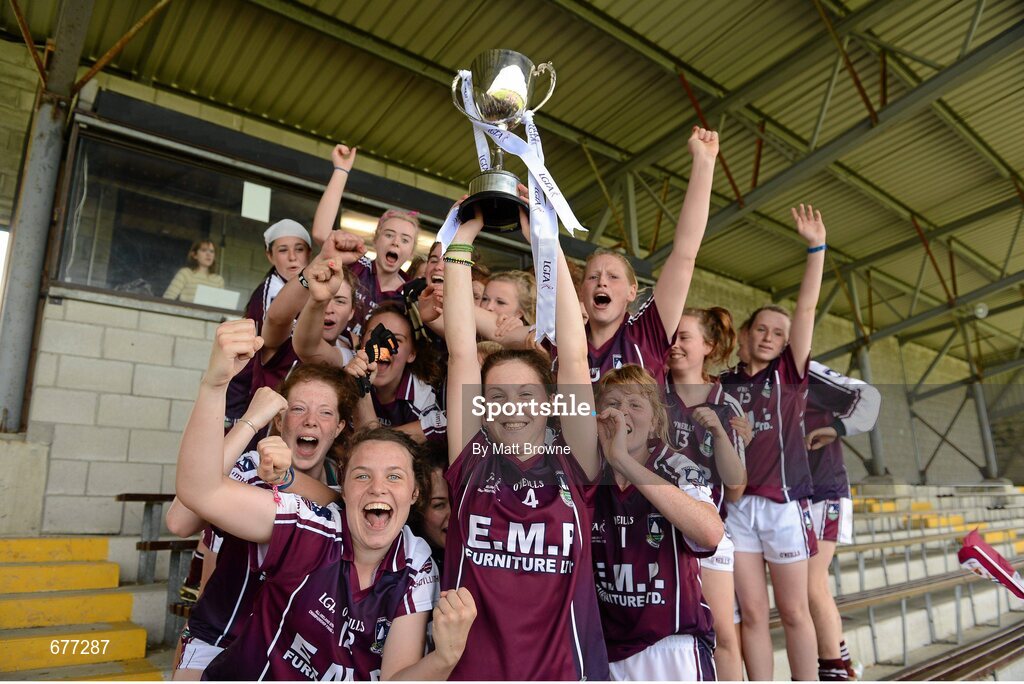 25 August 2012; Galway captain Eimile Gavin lifts the cup as her team-mates celebrate. All Ireland U16 ‘A’ Championship Final, Cork v Galway, MacDonagh Park, Nenagh, Co. Tipperary. Picture credit: Matt Browne / SPORTSFILE