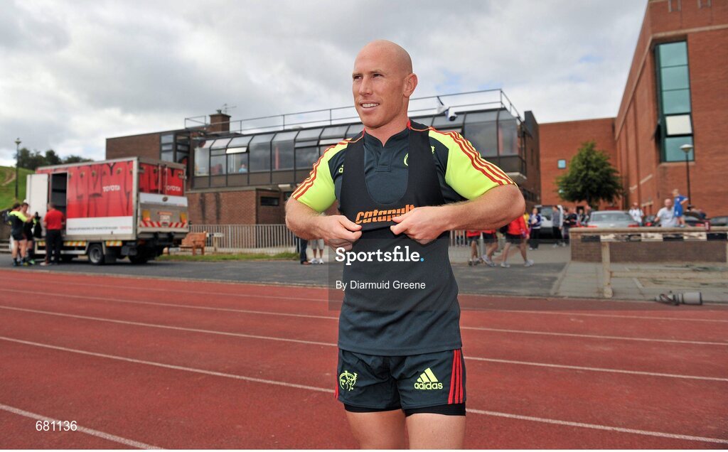 5 September 2012; Munster's Peter Stringer makes his way out for squad training ahead of their Celtic League, Round 2, match against Benetton Treviso on Friday. Munster Rugby Squad Training, University of Limerick, Limerick. Picture credit: Diarmuid Greene / SPORTSFILE
