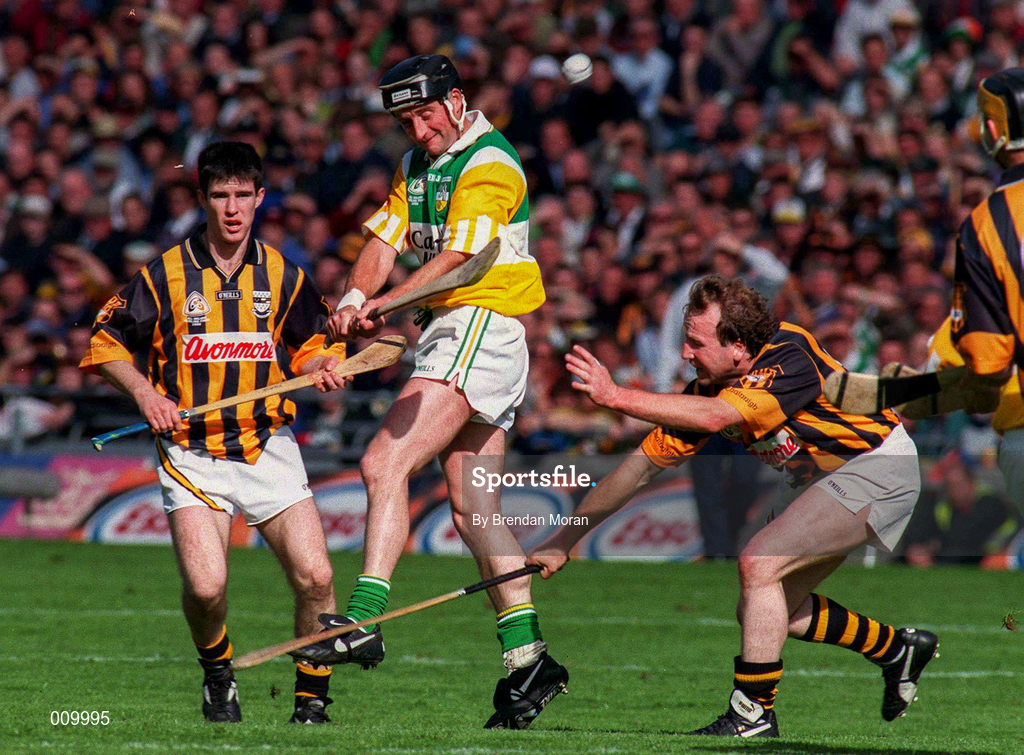 13 September 1998; Billy Dooley of Offaly in action against Willie O'Connor of Kilkenny during the Guinness All-Ireland Senior Hurling Championship Final between Offaly and Kilkenny at Croke Park in Dublin. Photo by Brendan Moran/Sportsfile