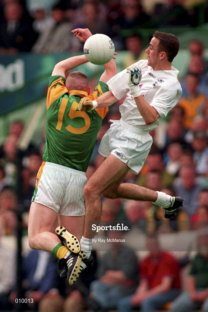 2 August 1998; Brian Lacey of Kildare in action against Tommy Dowd of Meath during the Bank of Ireland Leinster Senior Football Championship Final between Kildare and Meath at Croke Park in Dublin. Photo by Ray McManus/Sportsfile