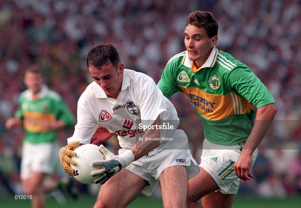 30 August 1998; Brian Lacey of Kildare in action against Maurice Fitzgerald of Kerry during the All-Ireland Senior Football Championship Semi-Final match between Kildare and Kerry at Croke Park in Dublin. Photo by Brendan Moran/Sportsfile