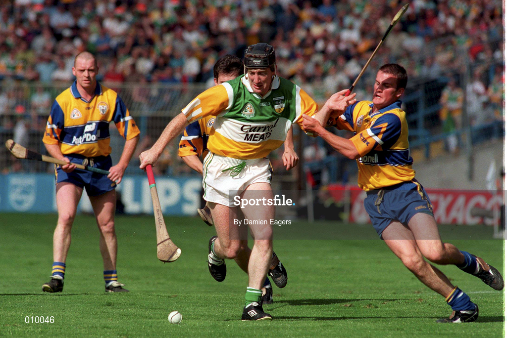 23 August 1998; Brian Whelahan of Offaly in action against Alan Markham of Clare during the Guinness All-Ireland Senior Hurling Championship semi-final replay match between Offaly and Clare at Croke Park in Dublin. Photo by Damien Eagers/Sportsfile