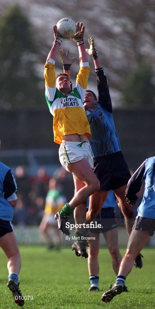29 November 1998; Ciaran McManus of Offaly in action against Enda Sheehy of Dublin during the Church & General National Football League Division 1a match between Offaly and Dublin at O'Connor Park in Tullamore, Offaly. Photo by Matt Browne/Sportsfile