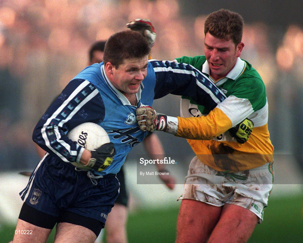 29 November 1998; Dessie Farrell of Dublin in action against Tom Coffey of Offaly during the Church & General National Football League Division 1a match between Offaly and Dublin at O'Connor Park in Tullamore, Offaly. Photo by Matt Browne/Sportsfile