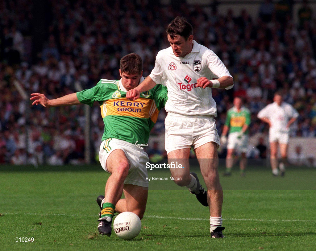 30 August 1998; Eamonn Fitzmaurice of Kerry in action against Karl O'Dwyer of Kildare during the All-Ireland Senior Football Championship Semi-Final match between Kildare and Kerry at Croke Park in Dublin. Photo by Brendan Moran/Sportsfile