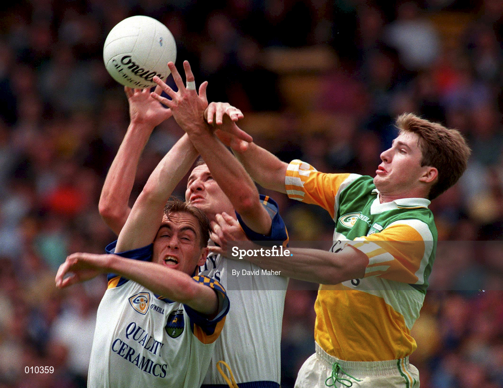 15 June 1998; Brian Whelan, left, and Hugh Kenny of Wicklow in action against Colm Quinn of Offaly during the Bank of Ireland Leinster Senior Football Championship quarter-final match between Offaly and Wicklow at Croke Park in Dublin. Photo by David Maher/Sportsfile