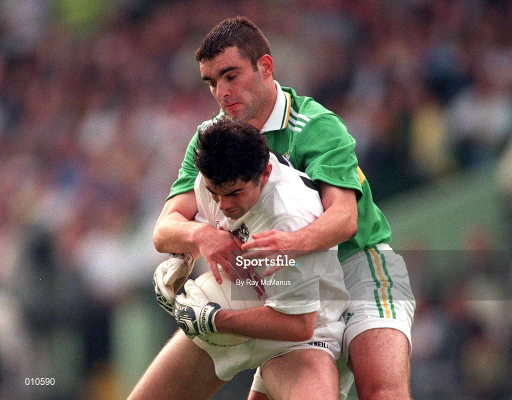 30 August 1998; Martin Lynch of Kildare in action against Barry O'Shea of Kerry during the All-Ireland Senior Football Championship Semi-Final match between Kildare and Kerry at Croke Park in Dublin. Photo by Ray McManus/Sportsfile
