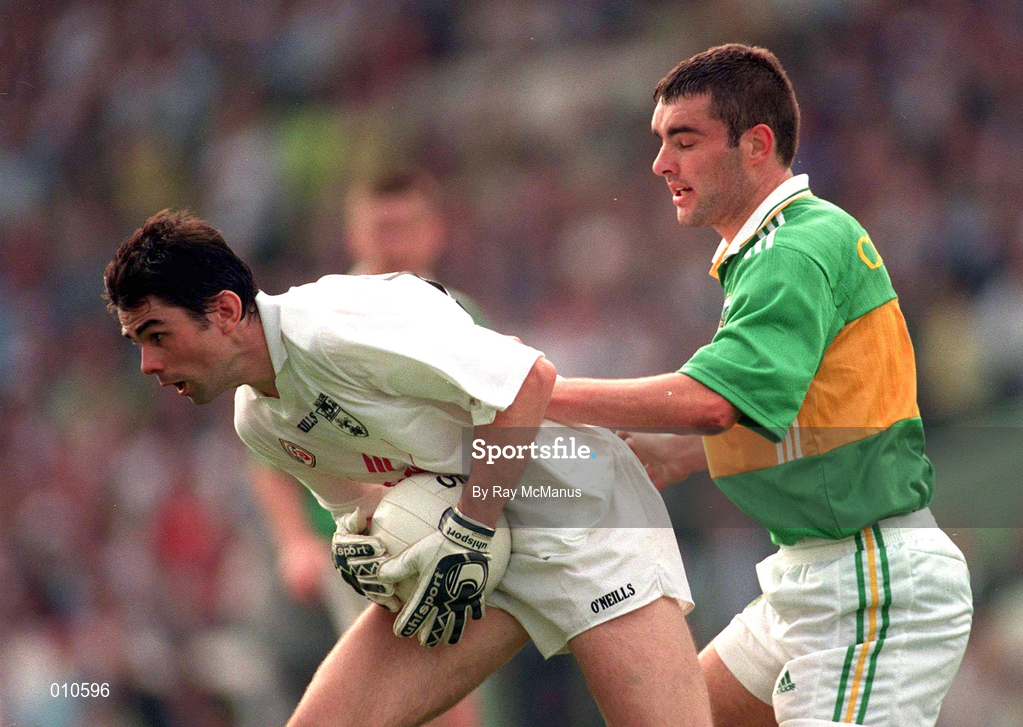 30 August 1998; Martin Lynch of Kildare in action against Barry O'Shea of Kerry during the All-Ireland Senior Football Championship Semi-Final match between Kildare and Kerry at Croke Park in Dublin. Photo by Ray McManus/Sportsfile