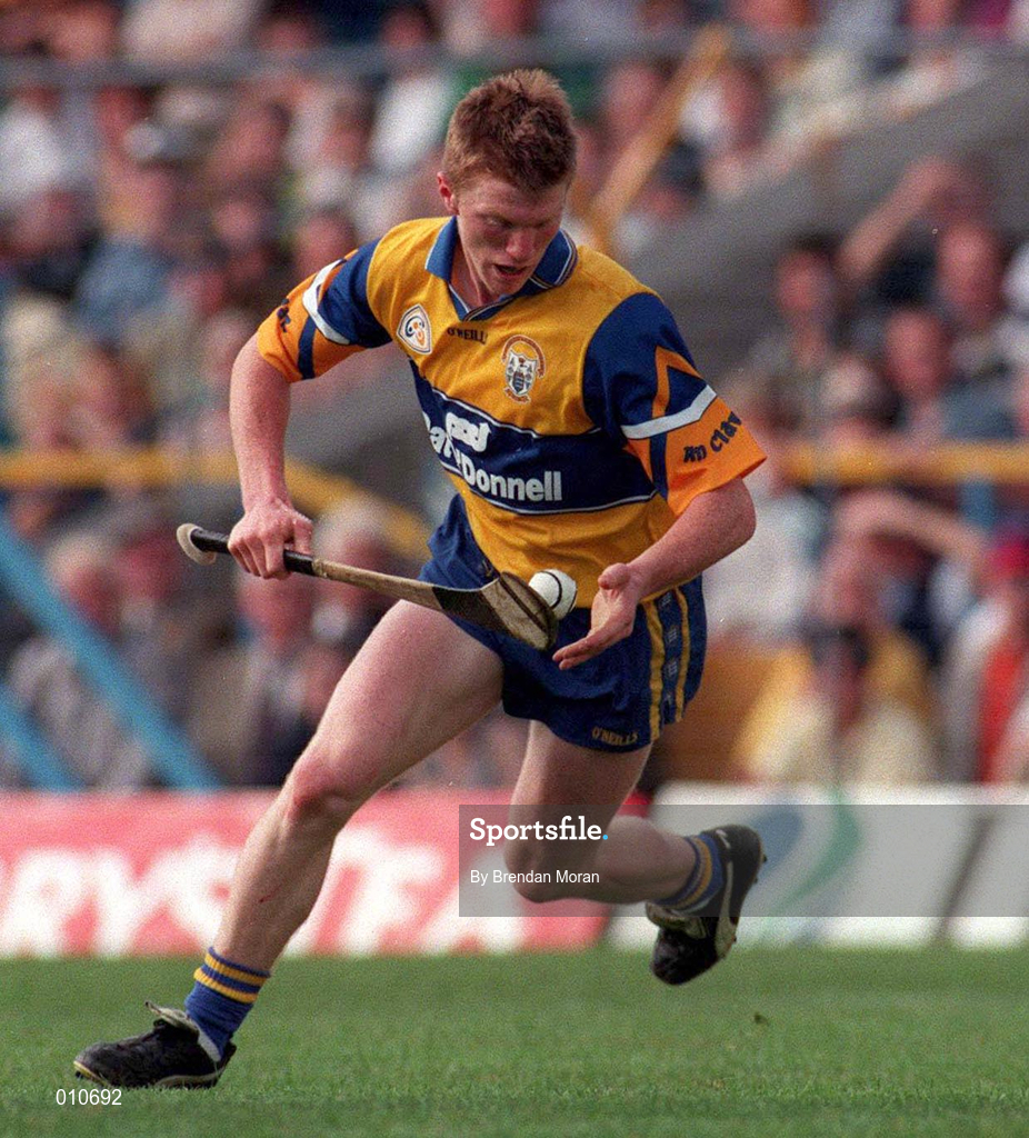 29 August 1998; Niall Gilligan of Clare during the Guinness All-Ireland Senior Hurling Championship semi-final 2nd replay match between Offaly and Clare at Semple Stadium in Thurles, Tipperary. Photo by Brendan Moran/Sportsfile