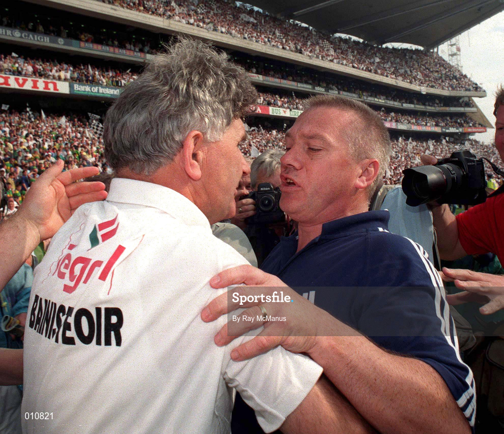 30 August 1998; Kerry manager Páidí O Sé, right, congratulates Kildare manager Mick O'Dwyer after the All-Ireland Senior Football Championship Semi-Final match between Kildare and Kerry at Croke Park in Dublin. Photo by Ray McManus/Sportsfile
