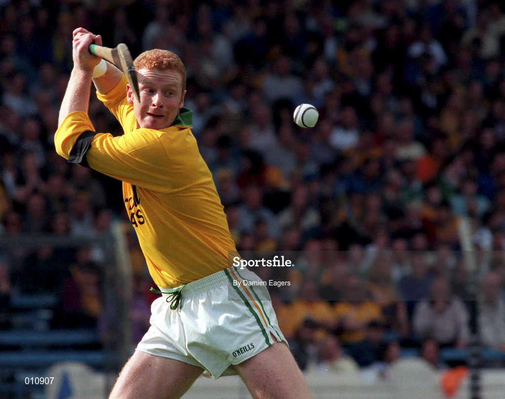 23 August 1998; Stephen Byrne of Offaly during the Guinness All-Ireland Senior Hurling Championship semi-final replay match between Offaly and Clare at Croke Park in Dublin. Photo by Damien Eagers/Sportsfile