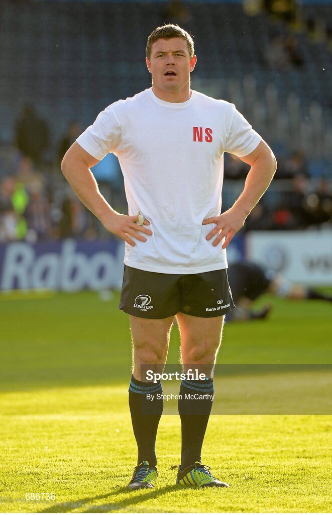 22 September 2012; Brian O'Driscoll, Leinster, during the warm-up before the game wearing a t-shirt with the initials NS in memory of the late Nevin Spence who played for Ulster. Celtic League 2012/13, Round 4, Leinster v Edinburgh, RDS, Ballsbridge, Dublin. Picture credit: Stephen McCarthy / SPORTSFILE