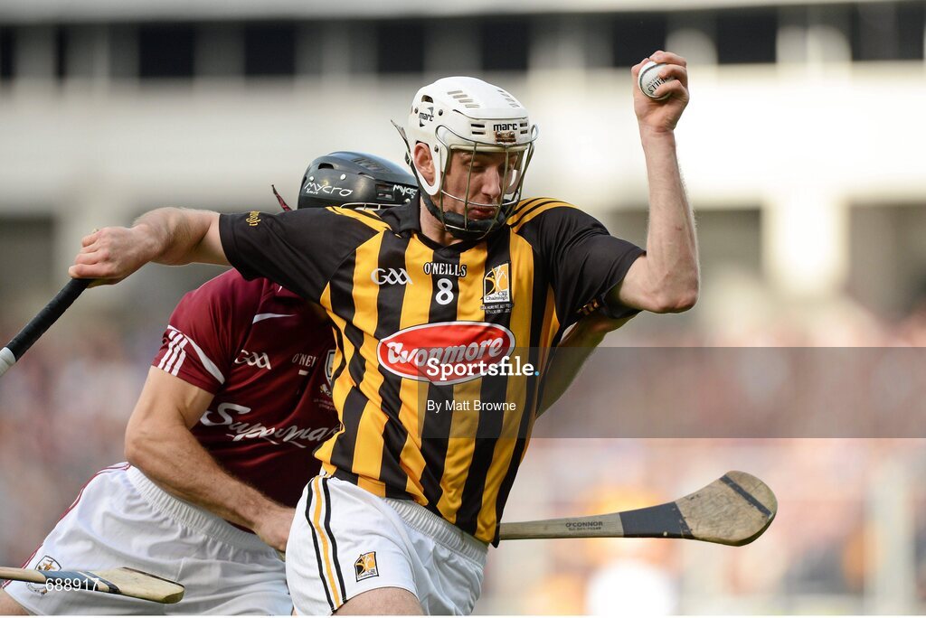 30 September 2012; Michael Fennelly, Kilkenny, in action against David Collins, Galway. GAA Hurling All-Ireland Senior Championship Final Replay, Kilkenny v Galway, Croke Park, Dublin. Picture credit: Matt Browne / SPORTSFILE