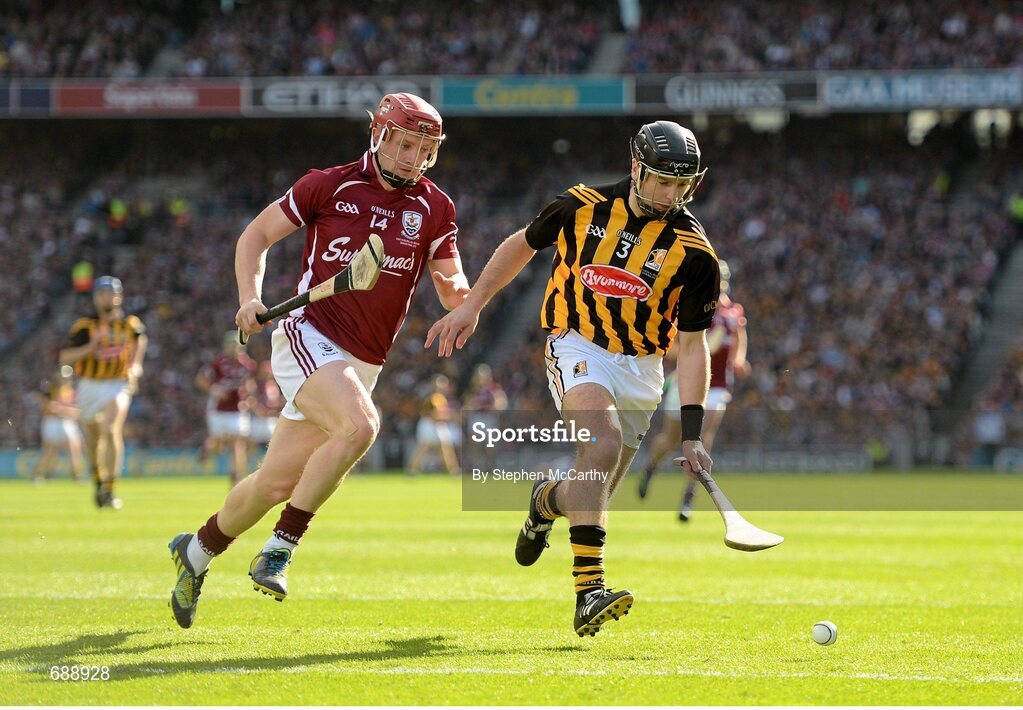30 September 2012; J.J. Delaney, Kilkenny, in action against Joe Canning, Galway. GAA Hurling All-Ireland Senior Championship Final Replay, Kilkenny v Galway, Croke Park, Dublin. Picture credit: Stephen McCarthy / SPORTSFILE